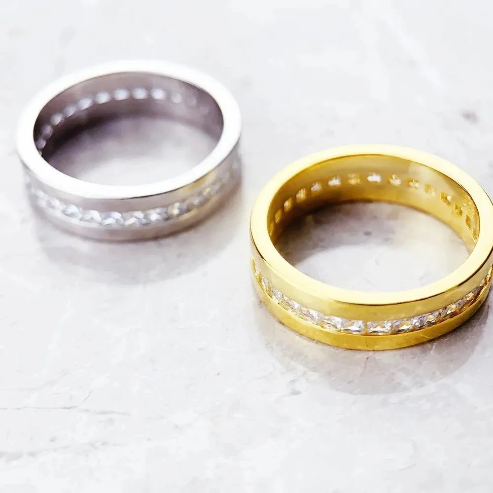 Elegant Dazzling Diamond 6mm Ring Band