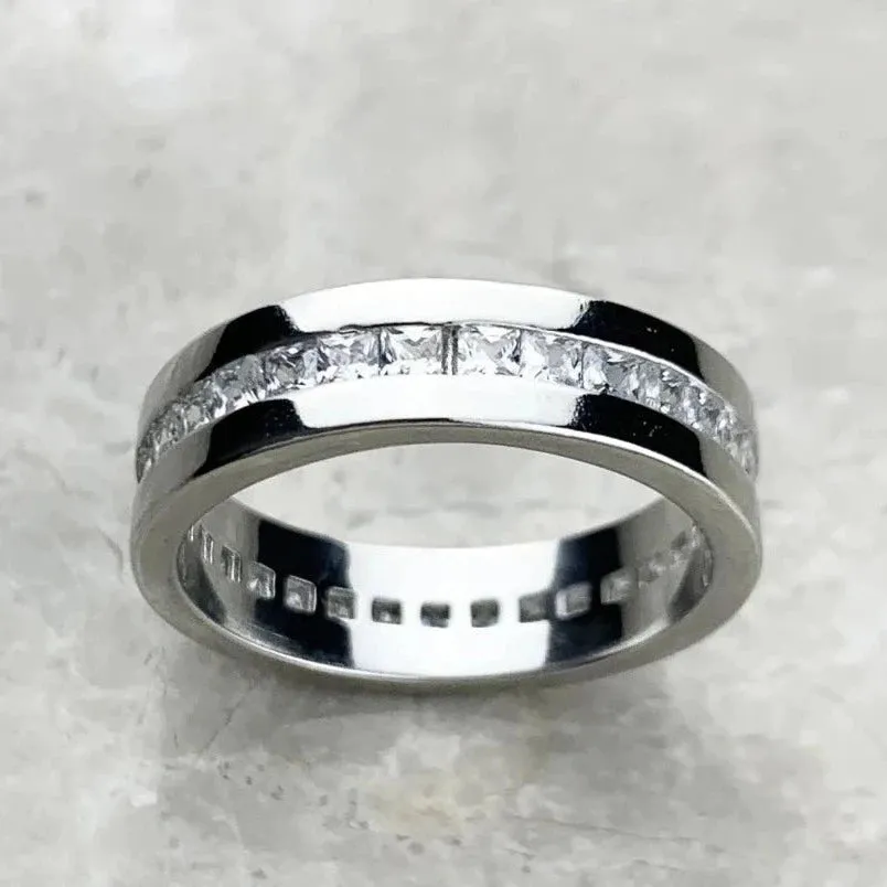 Elegant Dazzling Diamond 6mm Ring Band