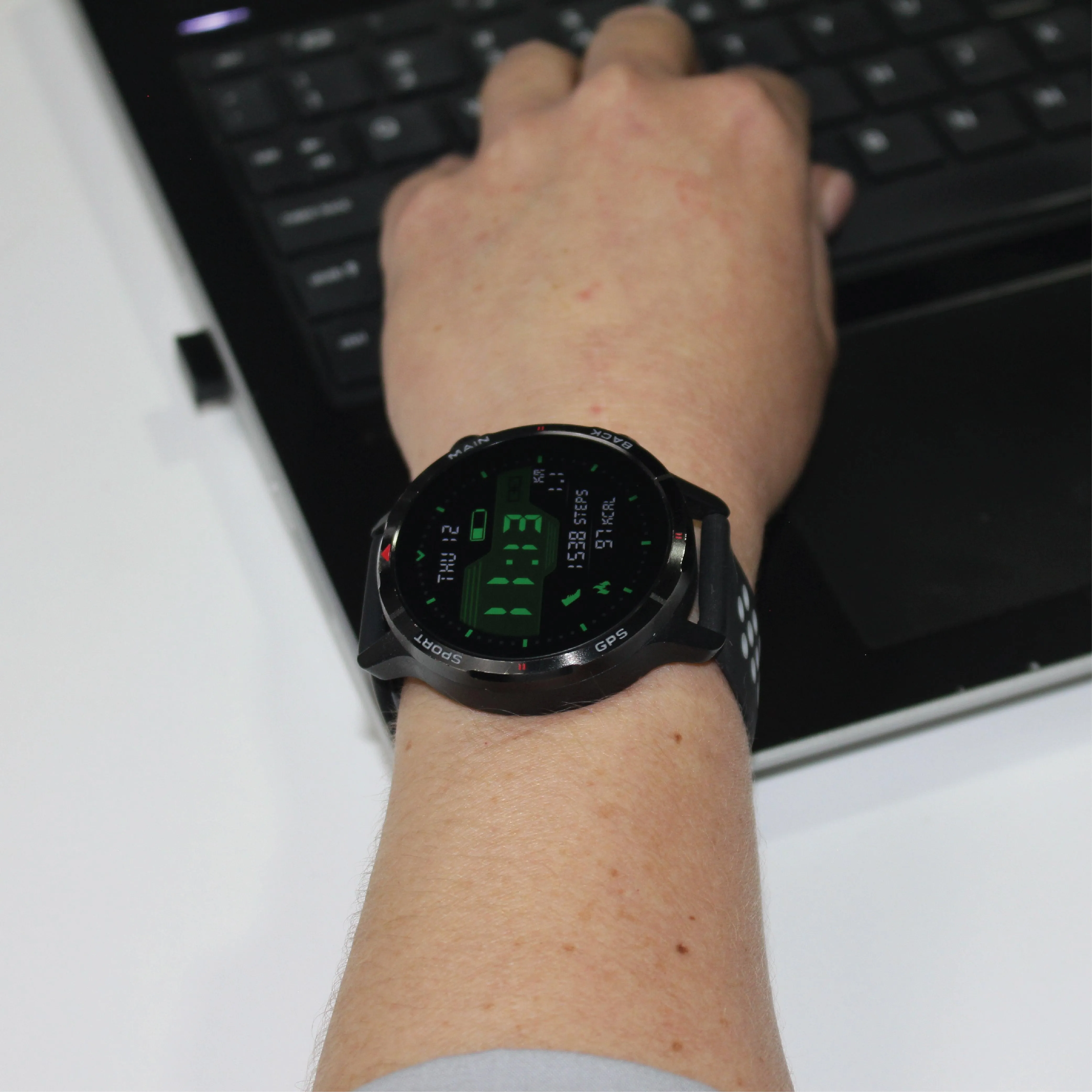 GPS AI Smart Watch | Apple Health & Strava Compatible | SF Fit Fuel Series