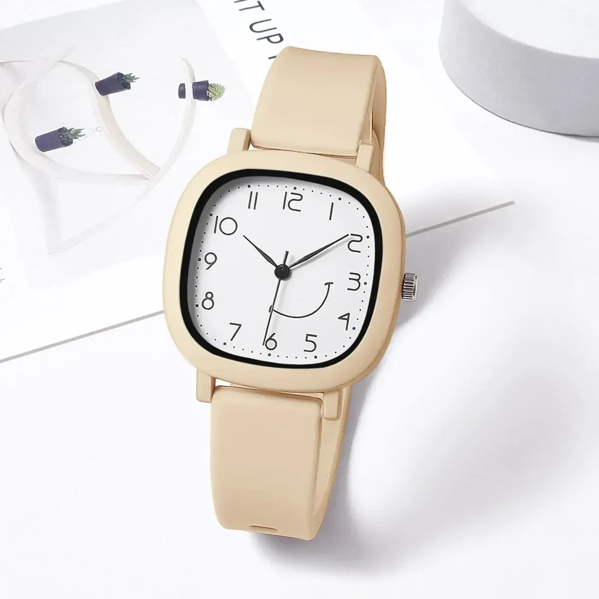 Women Quartz Jelly Silicone Strap Sports Watch with Smile Dial