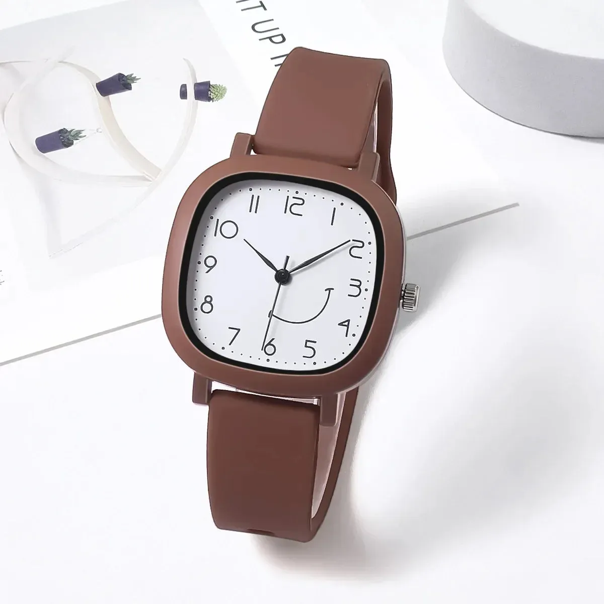 Women Quartz Jelly Silicone Strap Sports Watch with Smile Dial