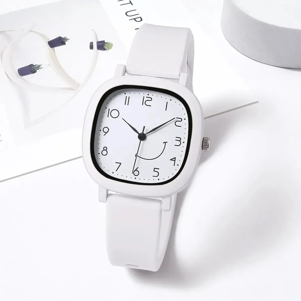 Women Quartz Jelly Silicone Strap Sports Watch with Smile Dial